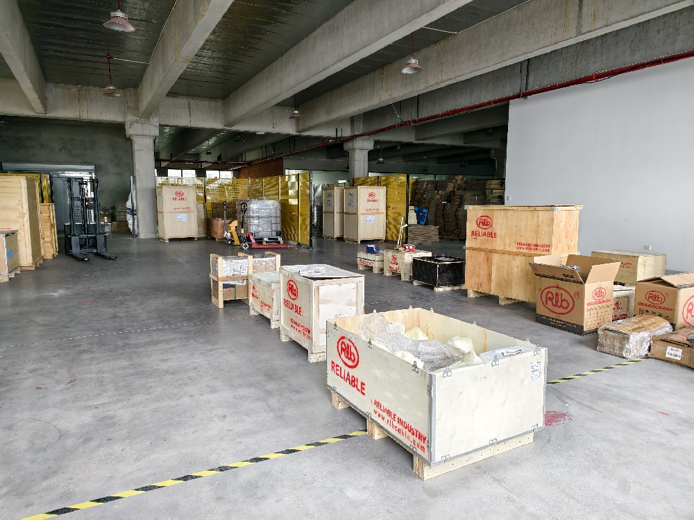 离散模拟多轴编织机：打造无碰撞编织方···